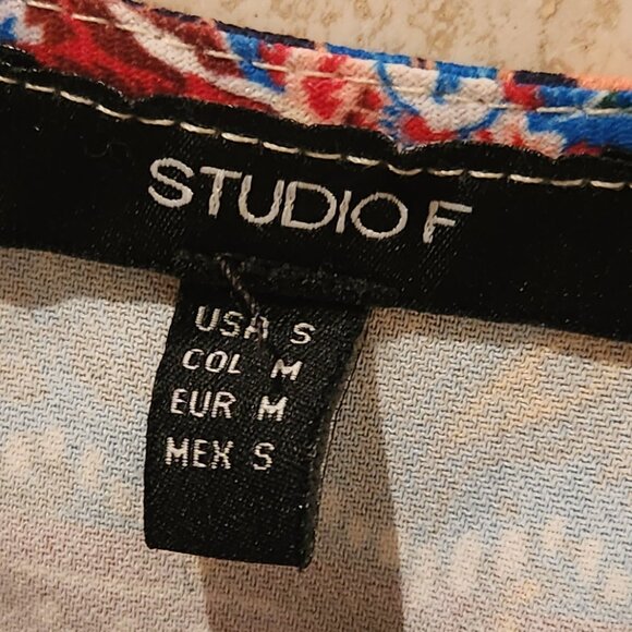 Studio F Boho Animal print Floral Festival top with keyhole size S - Picture 2 of 6